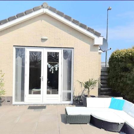 Huisje Finn, Met Grote Tuin En Veel Privacy Dirkshorn Kültér fotó