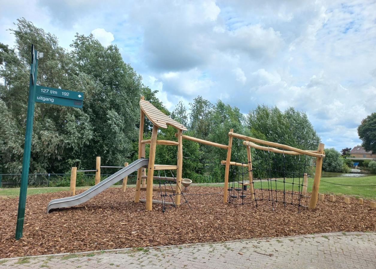 Huisje Finn, Met Grote Tuin En Veel Privacy Dirkshorn Kültér fotó